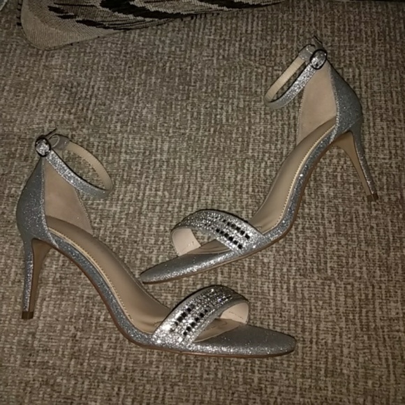 Silver Metallic Glitter Heels - Sz 9 - Picture 2 of 6